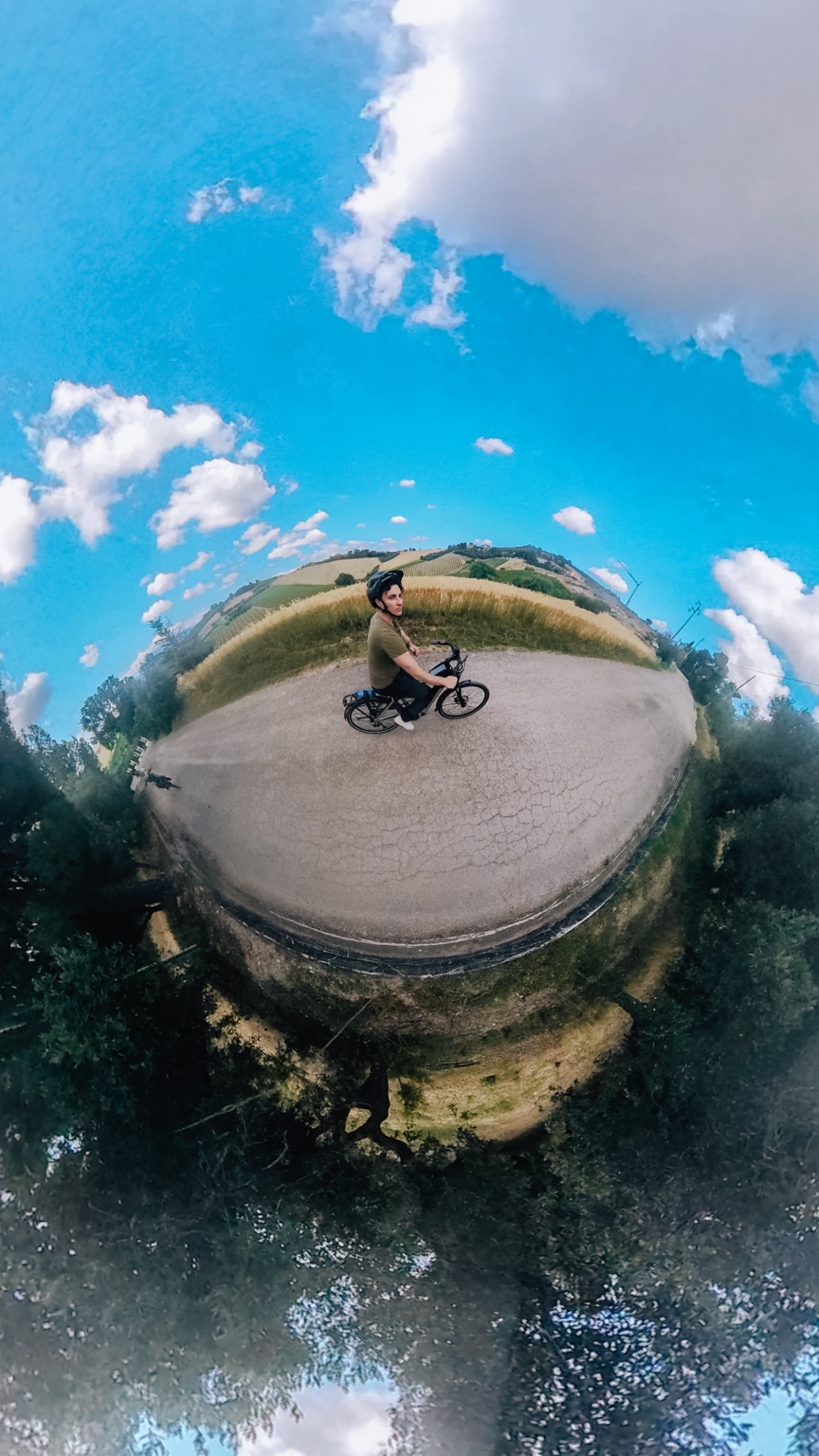 Esperienza in e-bike tra le colline marchigiane